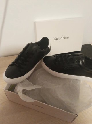 Zapatillas Calvin Klein Unisex Negras y Blancas