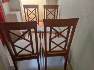 Juego de 4 sillas de comedor de madera