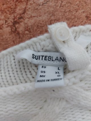 Jersey blanco tejido trenzado con perlas