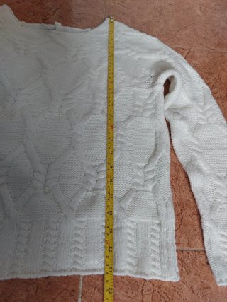Jersey blanco tejido trenzado con perlas