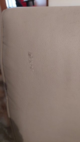 Silla de escritorio beige y plateada