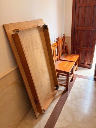 Mesa comedor madera 140x77+ 4 sillas