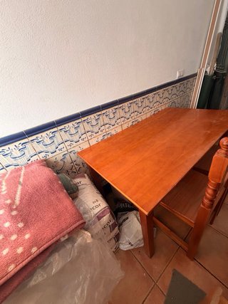 Mesa comedor madera 140x77+ 4 sillas