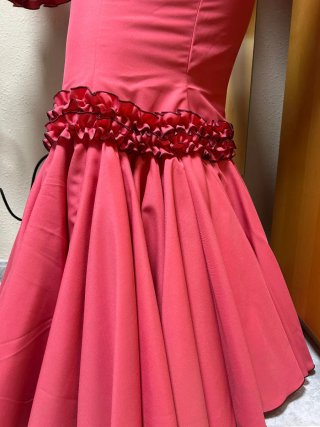 Traje de flamenca rosa y rojo