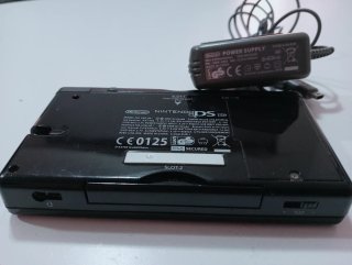 Nintendo DS Lite + Cargador Original