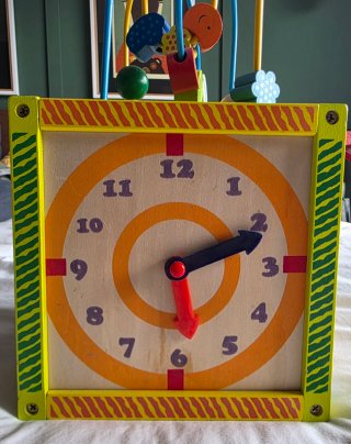 Cubo de actividades de madera Eichhorn