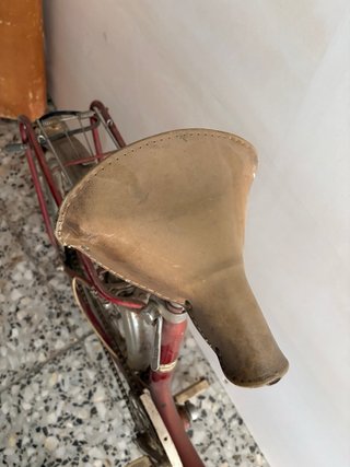 Bici Antigua Roja para Restaurar