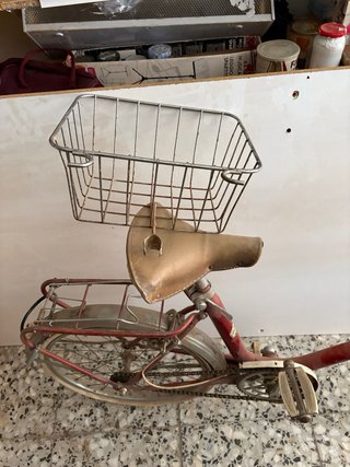 Bici Antigua Roja para Restaurar