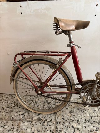 Bici Antigua Roja para Restaurar