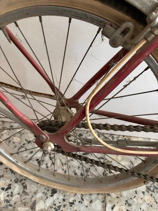 Bici Antigua Roja para Restaurar