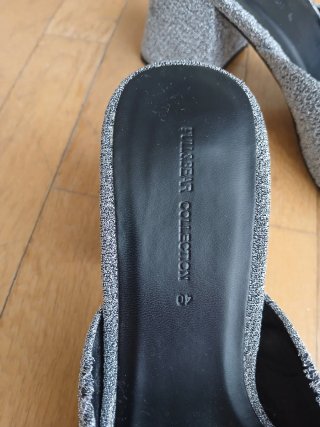 Sandalias plateadas tacón cuadrado Talla 40