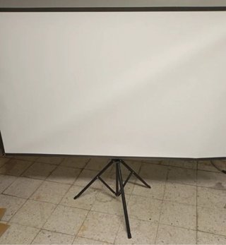 Pantalla de proyección trípode