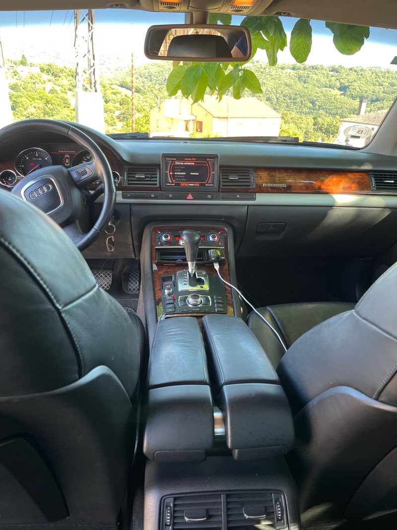 Audi A8 2006 - foto 1