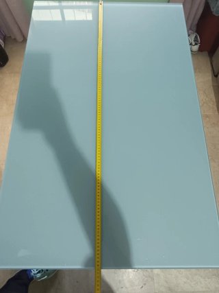 Mesa de salón con 4 sillas