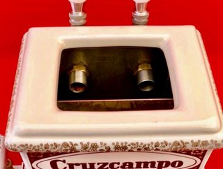 GRIFO DE CERVEZA CRUZCAMPO/ MARRON OSCURO/ AÑOS 90