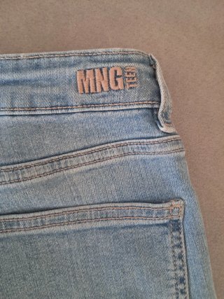 Pantalones vaqueros acampanados