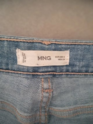 Pantalones vaqueros acampanados