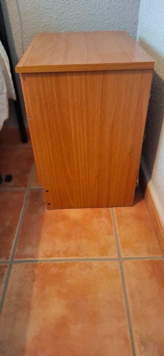 Mesilla de noche de madera