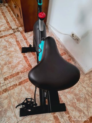 Bicicleta estática Cecotec.