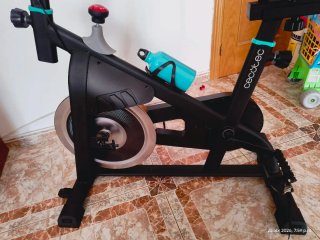Bicicleta estática Cecotec.