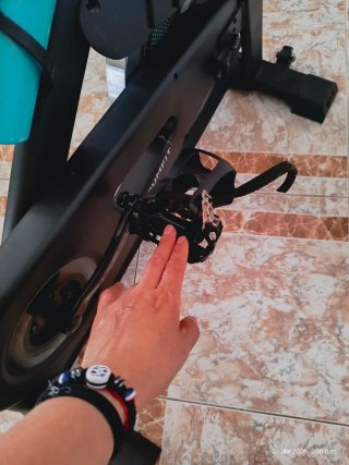 Bicicleta estática Cecotec.