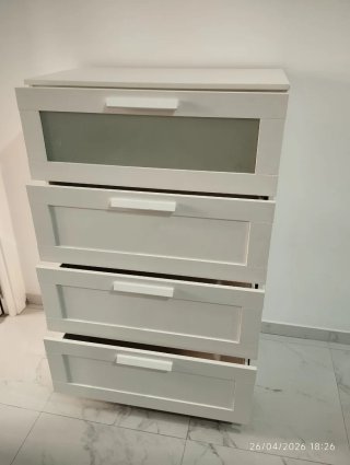 Cómoda blanca 4 cajones con cristal Ikea