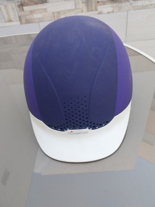 Casco de montar a caballo púrpura de niña