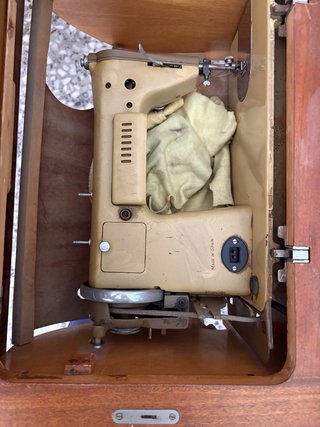 Mesa de coser vintage Alfa