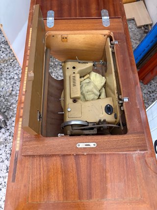 Mesa de coser vintage Alfa