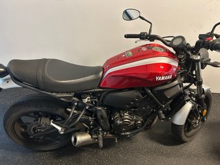 Yamaha XSR 700 Roja - Como Nueva