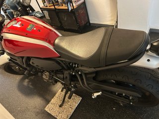 Yamaha XSR 700 Roja - Como Nueva