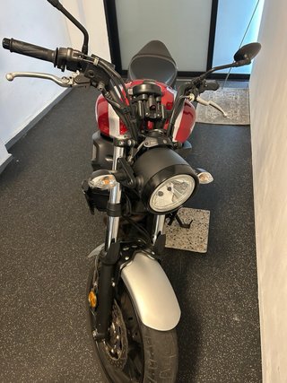 Yamaha XSR 700 Roja - Como Nueva