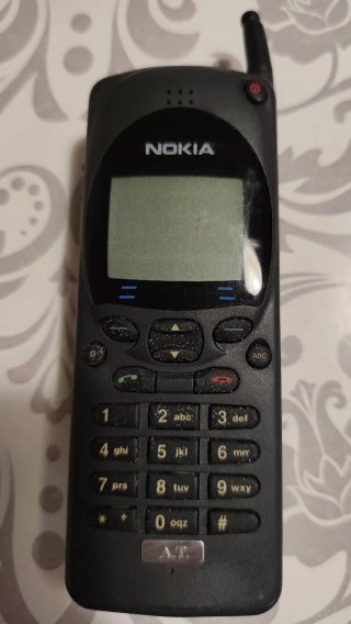 Teléfono Móvil Nokia 2110 Negro. PARA REPUESTOS