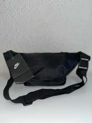 Riñonera Nike Negra