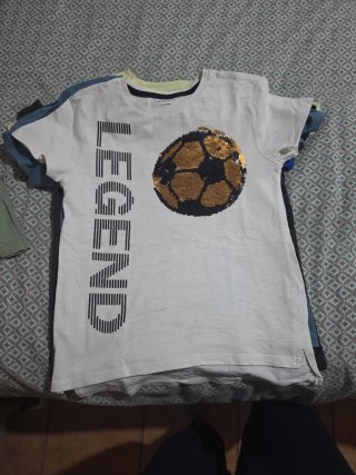 7 Camisetas Niño Talla 7/8 venta en persona