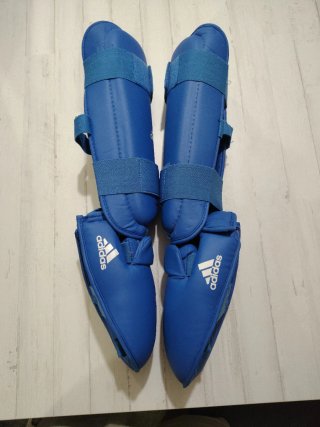 Espinilleras Kumite Adidas WKF Talla M