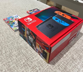 Nintendo Switch + 2 juegos