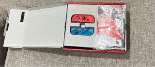Nintendo Switch + 2 juegos