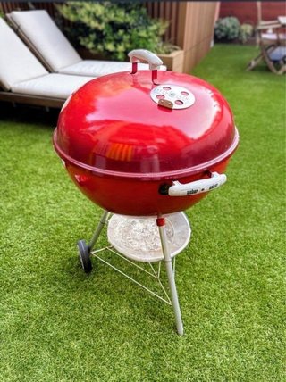OFERTA! Barbacoa Weber Compact Kettle 57ø Roja