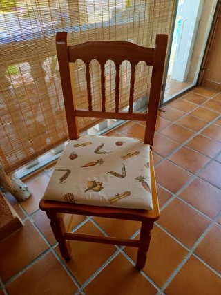 Vendo mesa salón y sillas
