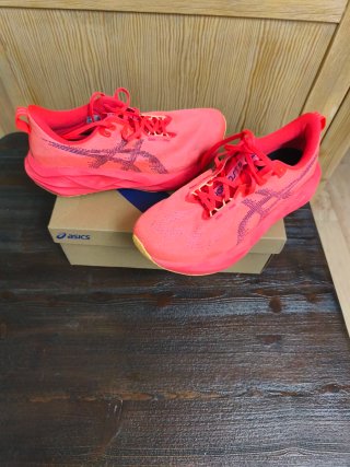 Zapatillas ASICS Novablast 5 Coral  Talla 45