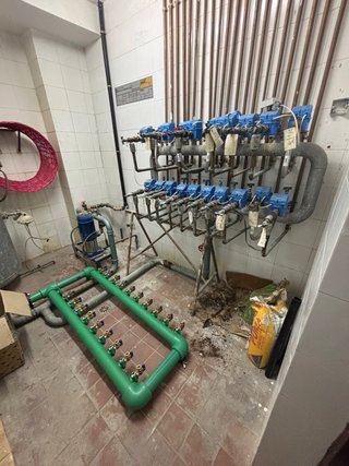 Bateria contadores comunidad Fontanero Fontanería.