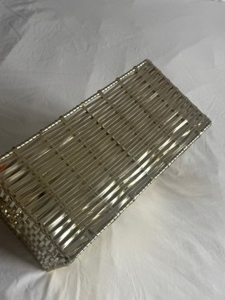 Cesta Metálica Dorada Tejida