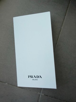 Zapatillas Prada Blancas y Amarillas