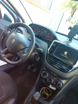 Peugeot 208 2013