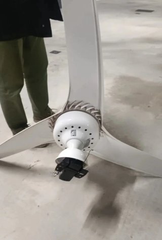 Ventilador de techo blanco