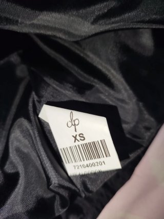 Faldita preciosa negra