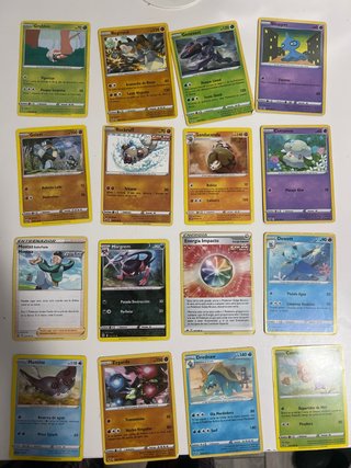 Álbum de cartas Pokémon (precio negociable)