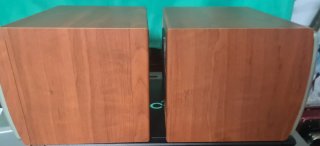 Altavoces Infinity Marrones y Grises