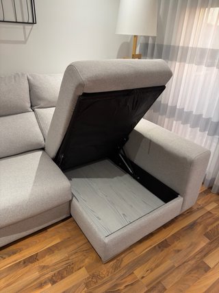 Sofá 2 plazas + chaiselongue + 2 poufs